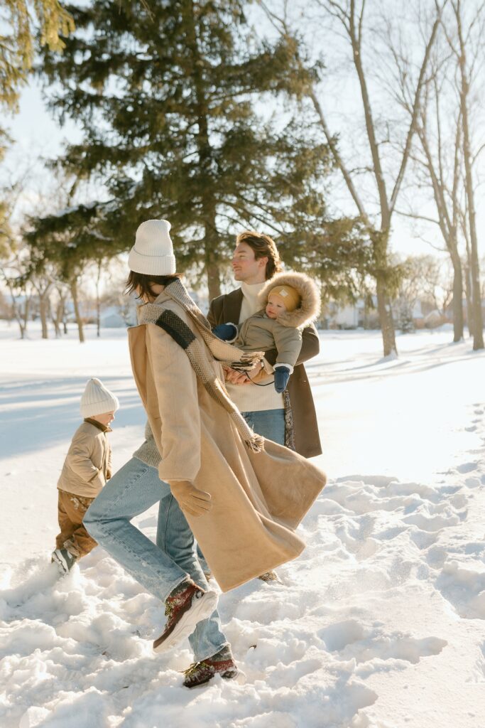 Winter snowy family photos in Lombard Illinois