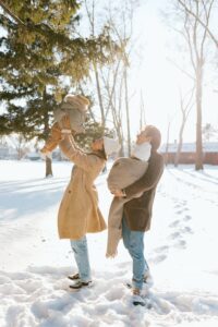 Winter snowy family photos in Lombard Illinois