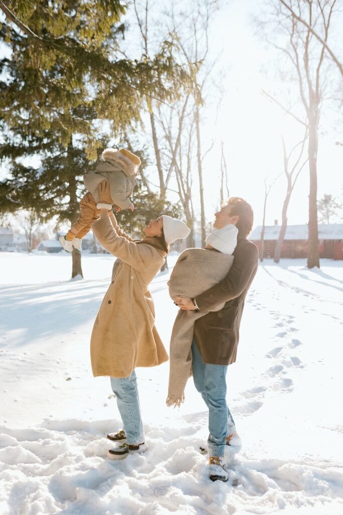 Winter snowy family photos in Lombard Illinois